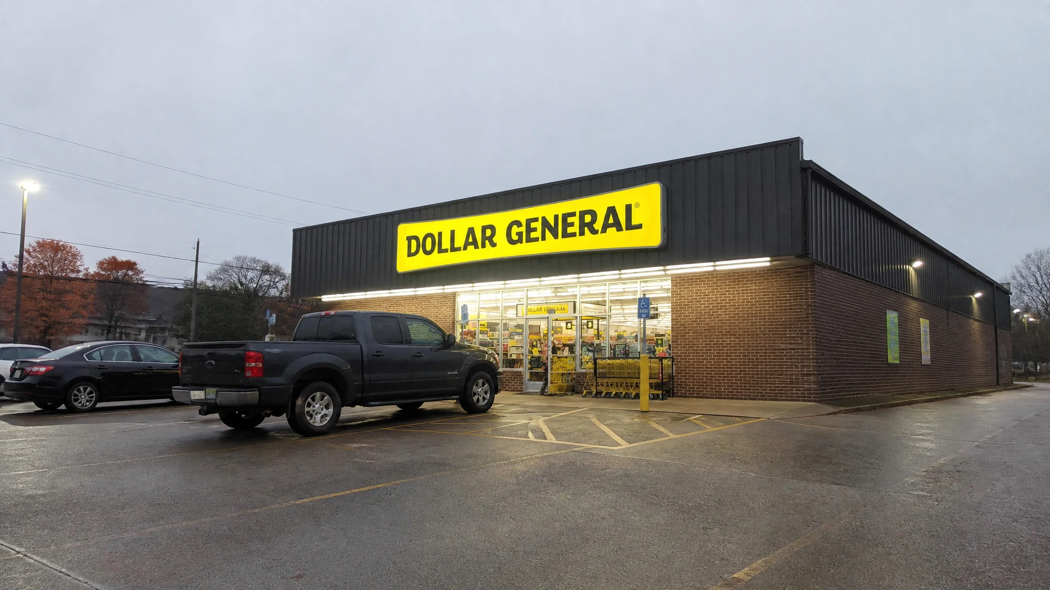Dollar General Lawsuit: $15 Million Shelf Price Overcharge Settlement and Other Cases