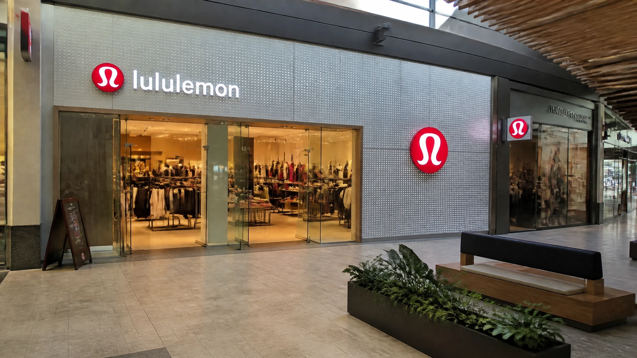 Lululemon Lawsuit: Costco Dupes Case, Tariff Class Actions and the Texas PFAS Probe