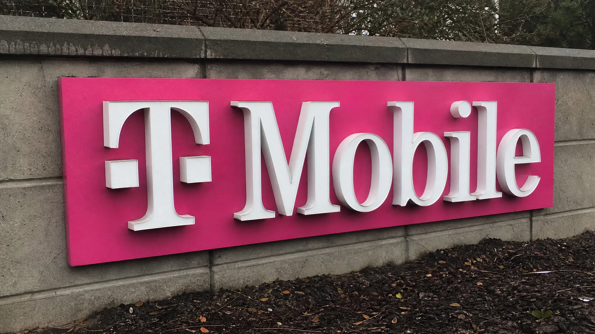 T-Mobile Lawsuit: $350 Million Data Breach Settlement and Other Active Cases